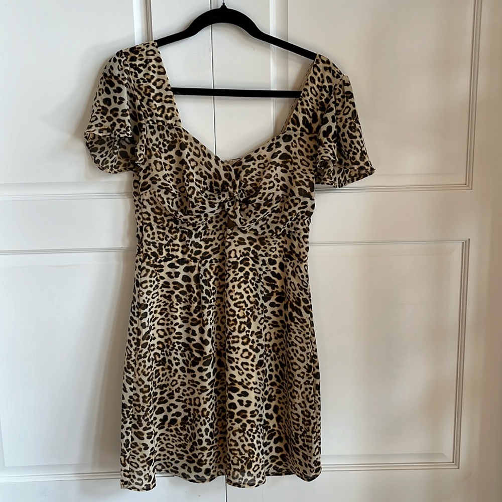 Cute leopard mini dress size Medium.